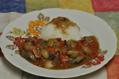 Jak uvařit hovězí roštěná na víně? Snadné recept, připravený za 45 - 60 minut